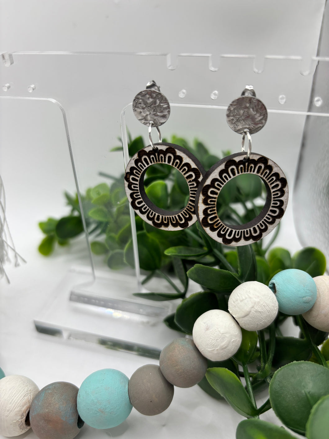 Wooden White Ring with Flourish Design and Silver Circle Connector Dangle Earrings